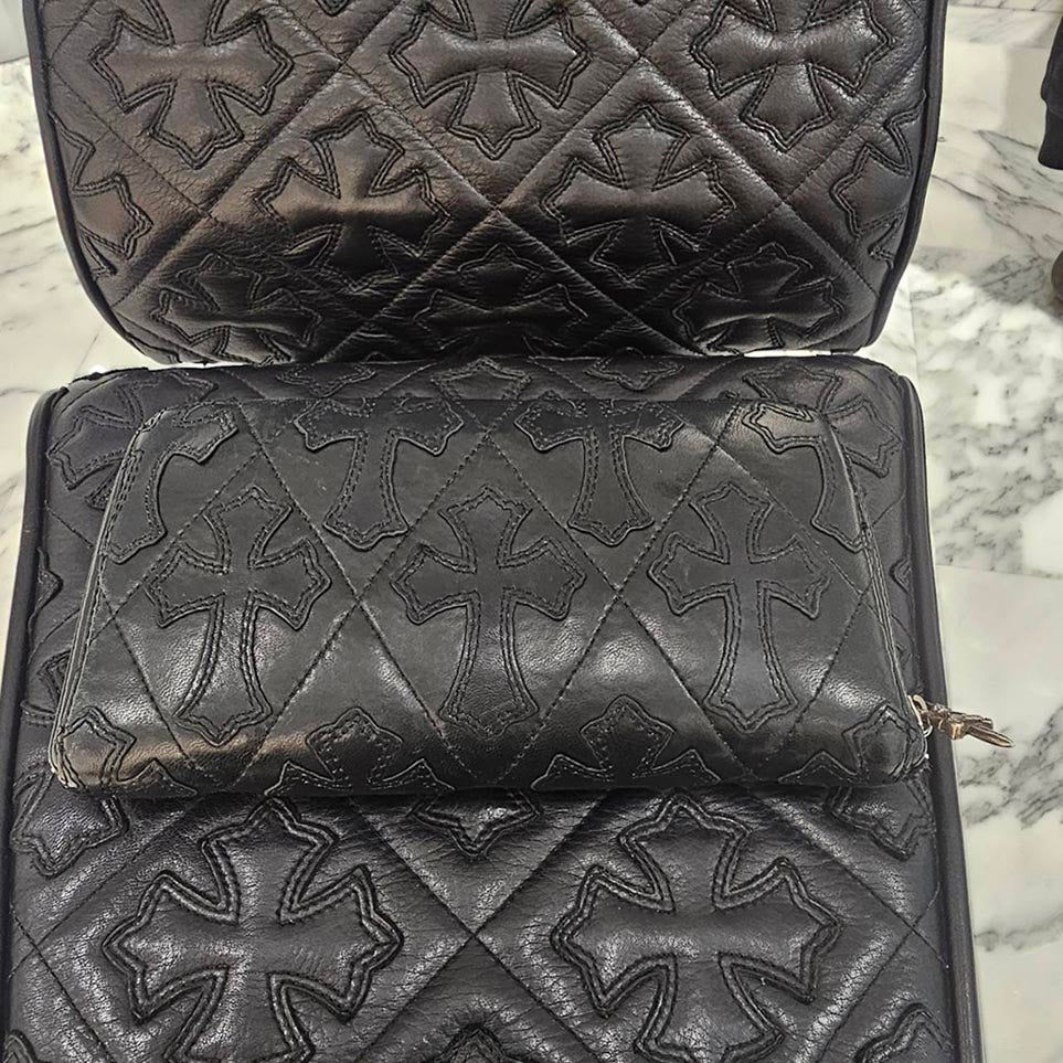 CHROME HEARTS Cemetery Cross Leather Patch Quilting Leather Wallet クロムハーツ セメタリークロス レザーパッチ キルティングレザー ウォレット